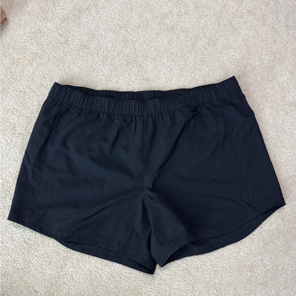 Women’s Columbia Athletic Shorts L